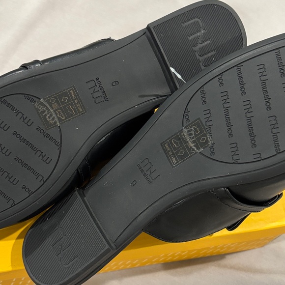 NEW Elegant Black Mules with Gold Detail - Picture 4 of 8